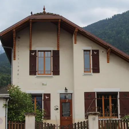 Chanteclair Homestay *